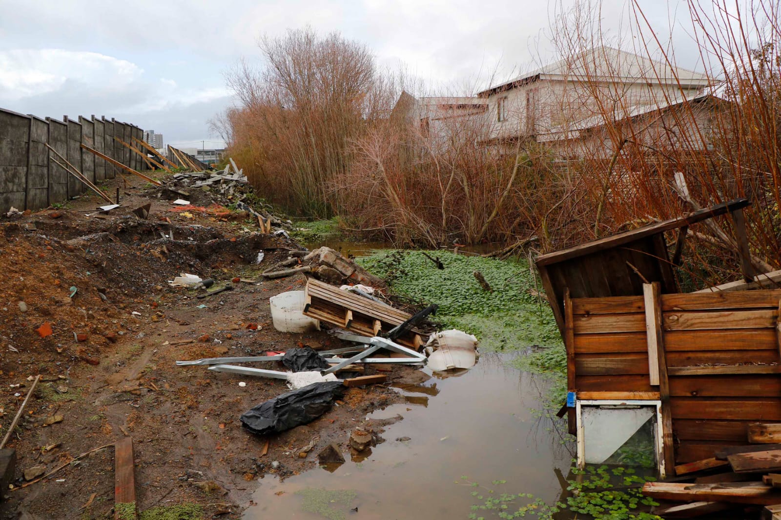 [Diario El Sur] Paralizan obras que provocaron diversas inundaciones en Angol Bajo