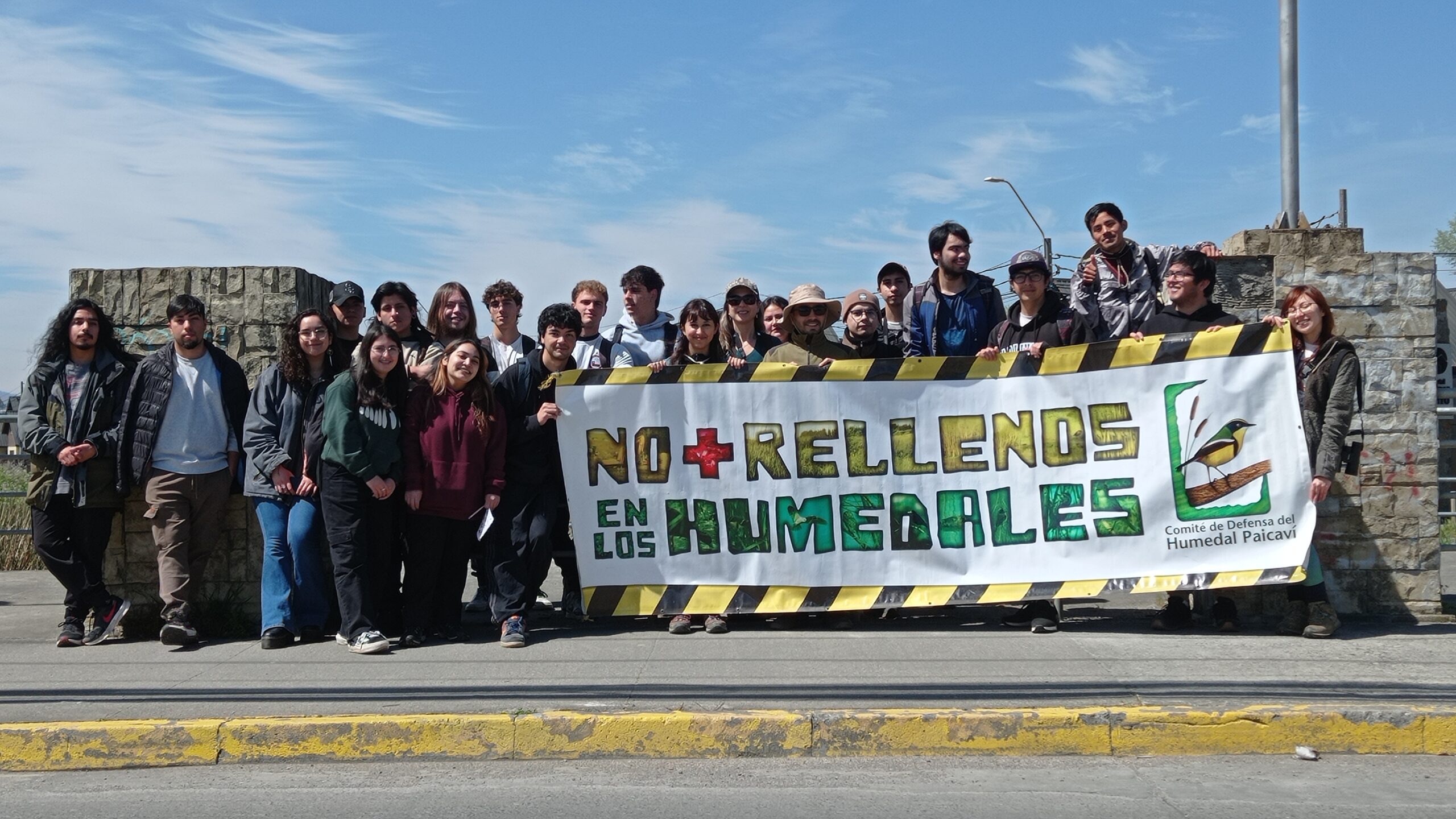 Exitosa jornada de Educación Ambiental en el Humedal con estudiantes de Biología Marina (Udec)